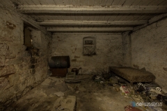 Wer nicht brav ist, schläft im Keller